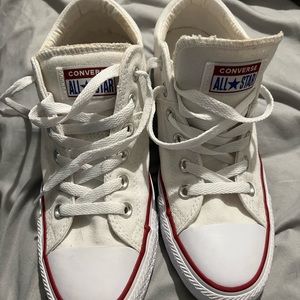 Women’s converse sneakers size 9